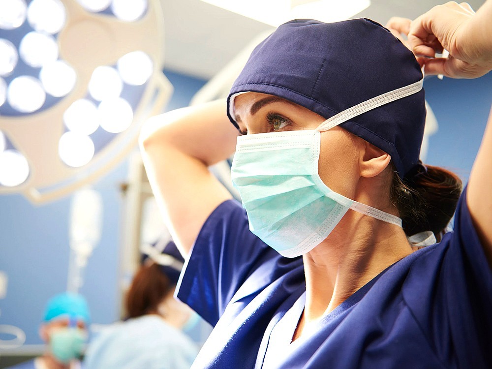Was Sind Die Ursachen Der Allergie Gegen Chirurgische Masken? Wie Wird Es Behandelt?