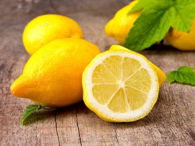 Abnehmen mit gekochter Zitronenkur und gekochtem Zitronensaft
