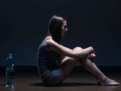 Was Ist Anorexia Nervosa? Symptome und Behandlung