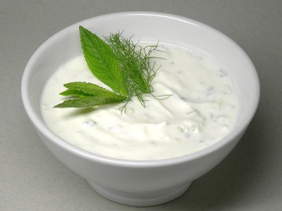 Was Sind Die Vorteile Von Dill Joghurt? Hilft es beim Abnehmen? Wie Viele Kalorien?