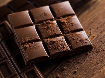 Was sind die Vorteile und Nachteile von Dunkle Schokolade? Wie Viele Kalorien? Verursacht es Gewichtszunahme?