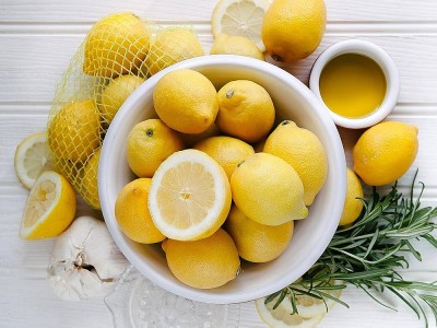 Hilft gekochte Zitrone Detox und Diät, Gewicht zu verlieren? Benutzer und Menschen, die Gewicht verlieren