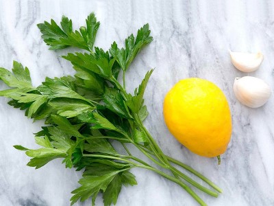 Was sind die Vorteile und Nachteile von Knoblauch Zitrone Petersilie Kur? Wie Wird Es Gemacht?