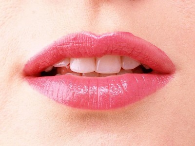 Was Sind Die Ursachen Für Lippenrisse? Was ist gut für rissige Lippen? Wie Heilt Er?