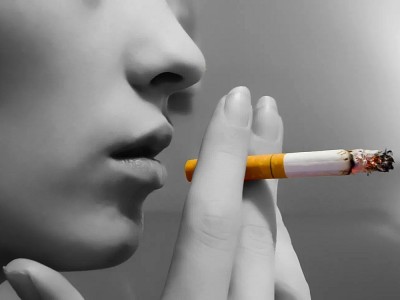 Was sind die negativen Auswirkungen des Rauchens auf die Mund-und Zahngesundheit?