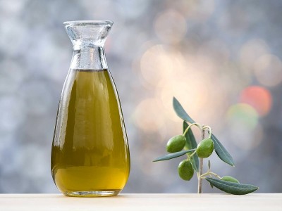 Was sind die Vorteile von Olivenöl für Haare und Haut? Wie Wird Es Angewendet?