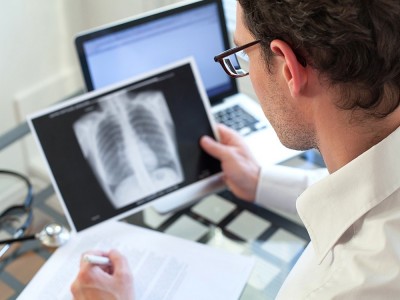Wie Wird Die Lungeninfektion Gereinigt? Behandlung und Operation