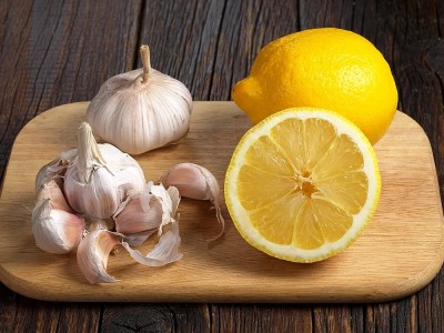 Was sind die Vorteile und Schäden von Zitronensaft Knoblauch Heilung? Wie Wird Es Gemacht? Schwächt es dich?